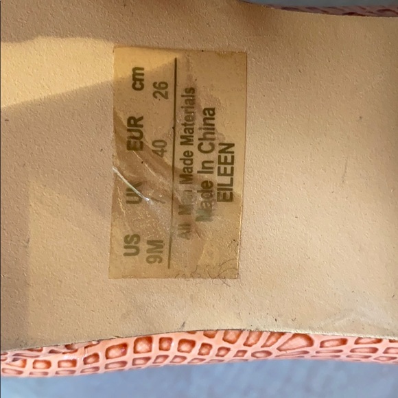 Shoe - Picture 6 of 8